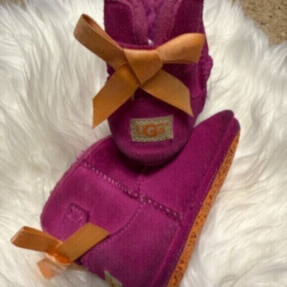 UGG Infant Size 4/5 12-18 months Pink Jesse Bow Boots - Picture 1 of 7